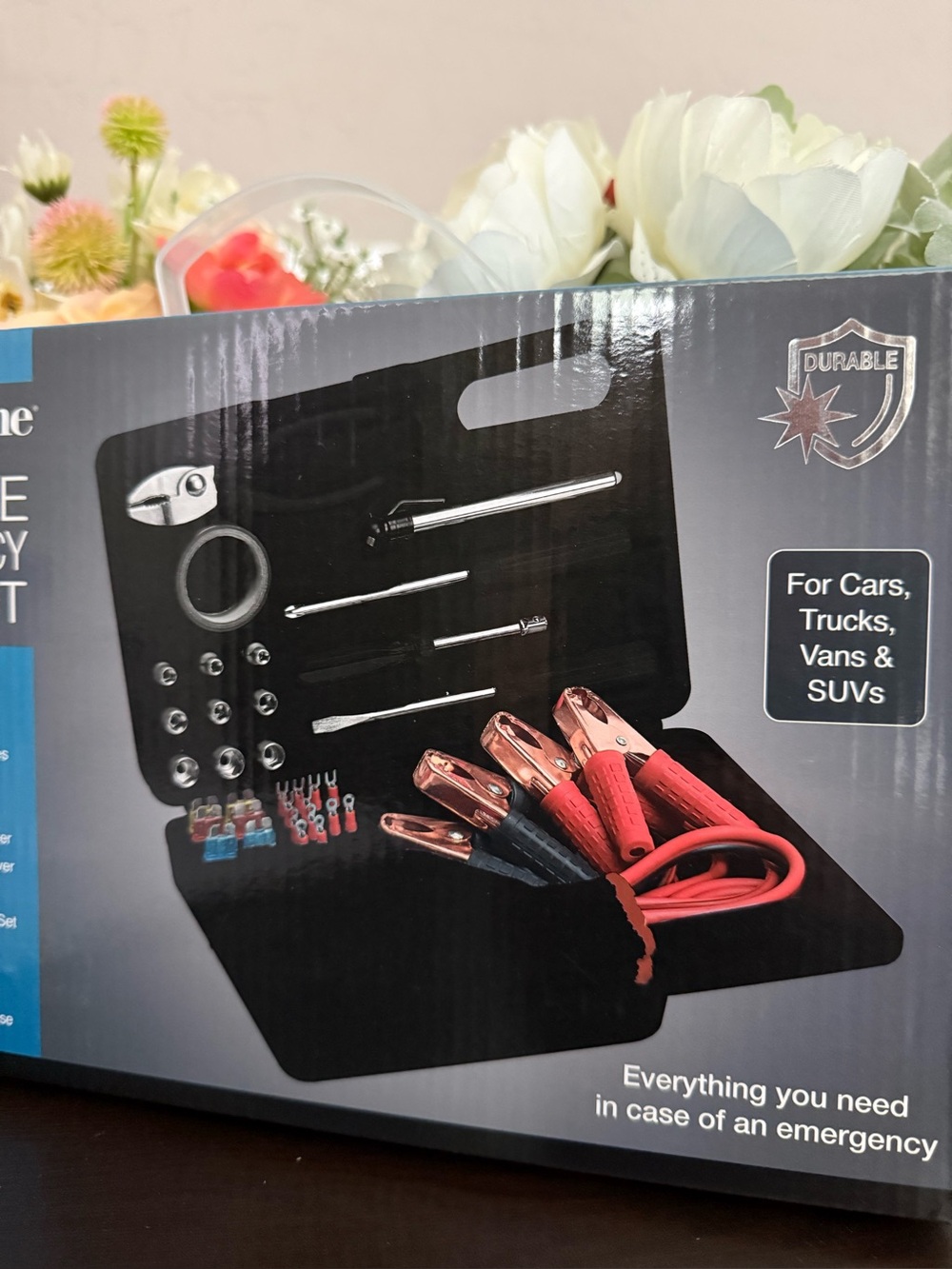 ππ BROOKSTONE 35 PIECE CAR EMERGENCY AUTO KIT. BRAND SEALED IN BOX! - Picture 8 of 16